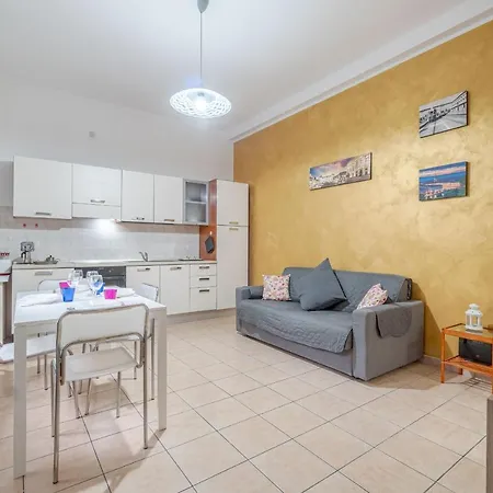 Aurora Functional Flat Apartment *