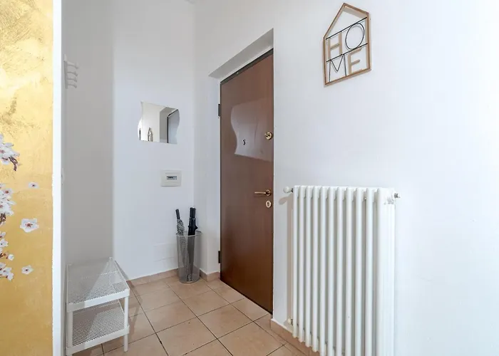 Aurora Functional Flat 아파트