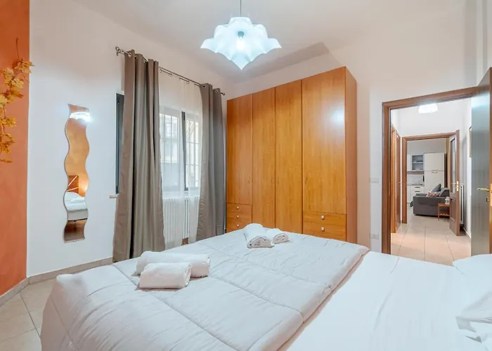 Aurora Functional Flat 아파트